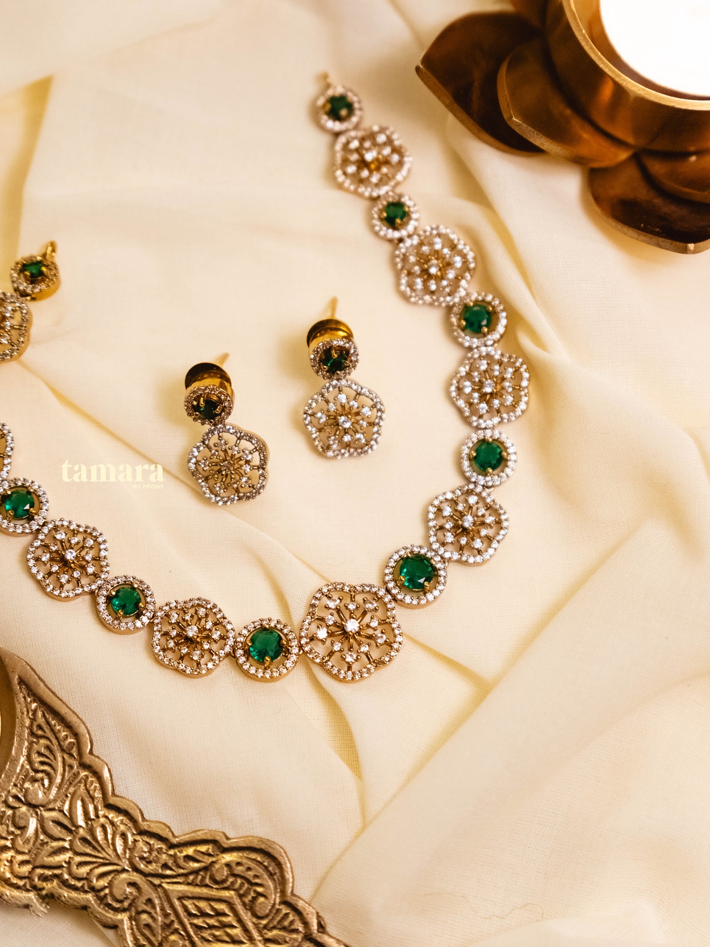 Ratna Necklace Set