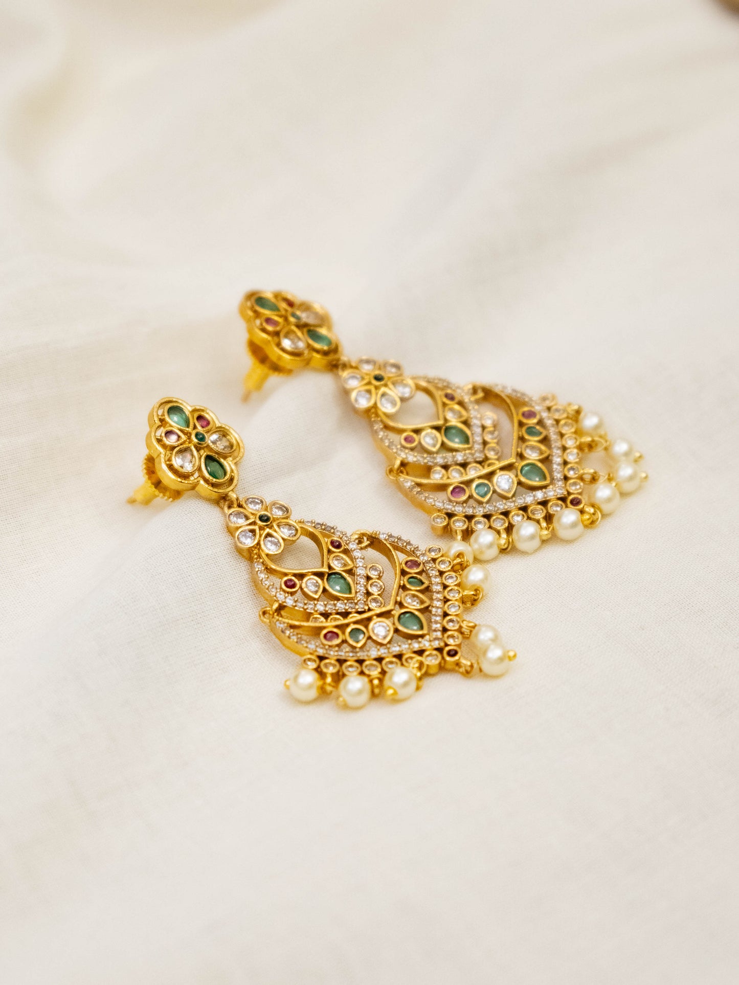 Noor Pearl Earring