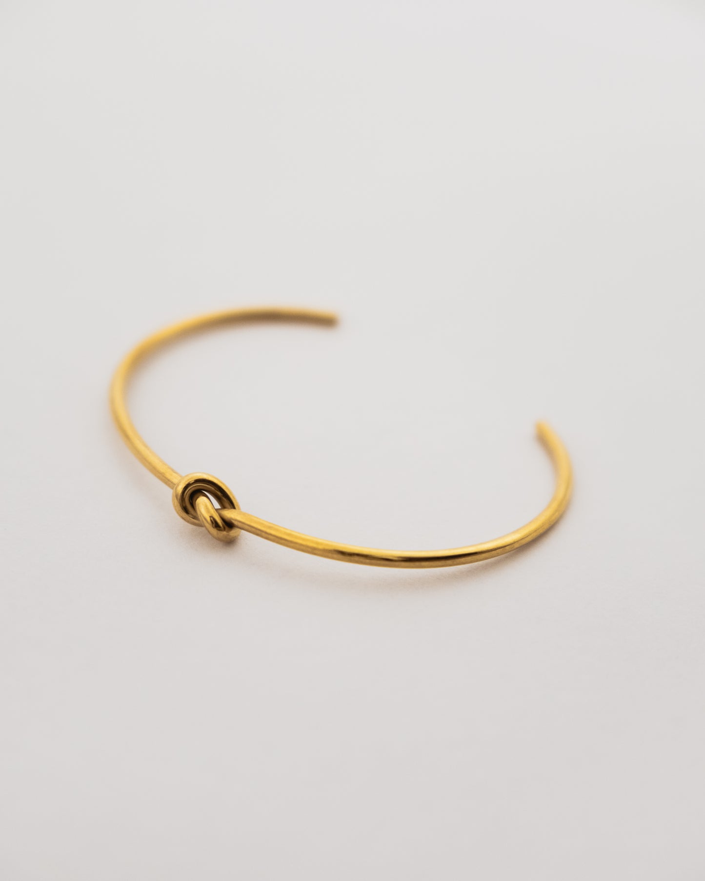 Minimal Knot Cuff