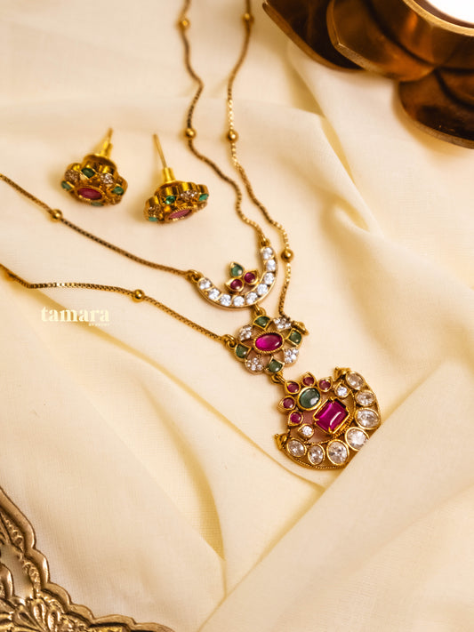 Crescent Kemp Necklace Set