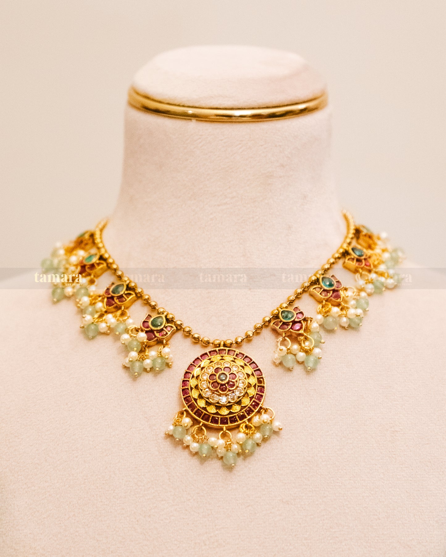 Aarvi Kemp Necklace Set