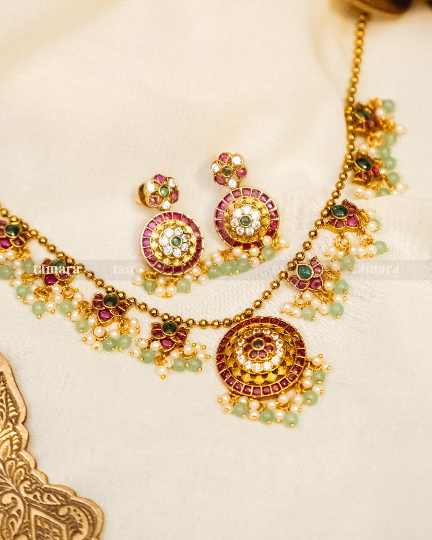 Aarvi Kemp Necklace Set