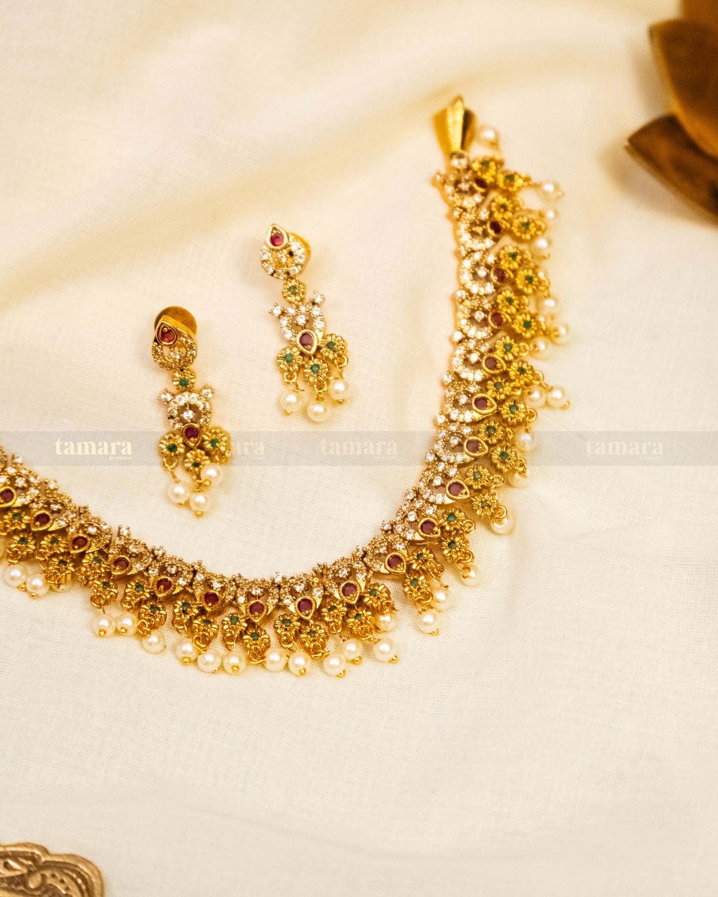 Suhana Pearl Necklace Set