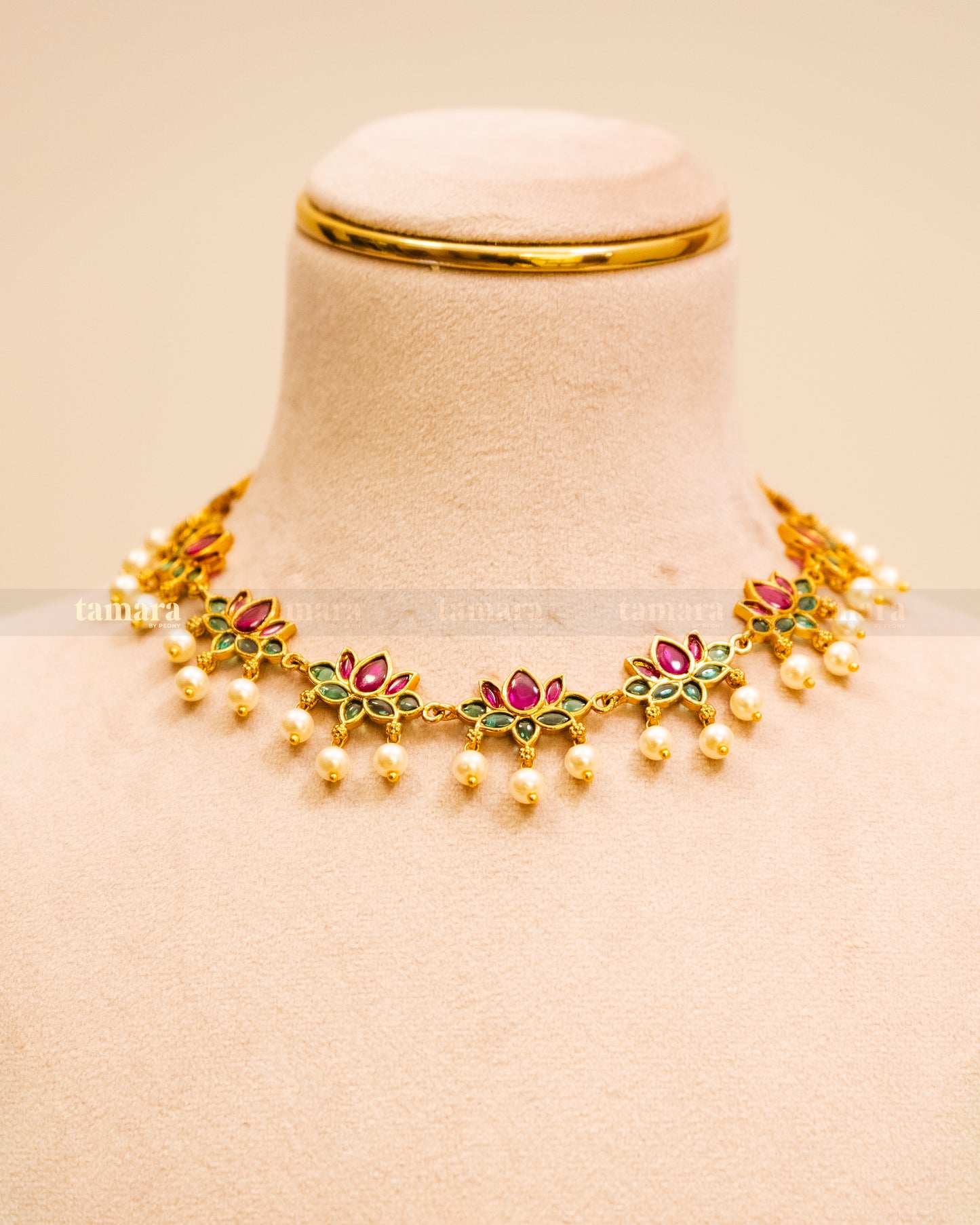 Kemp Lotus Necklace Set