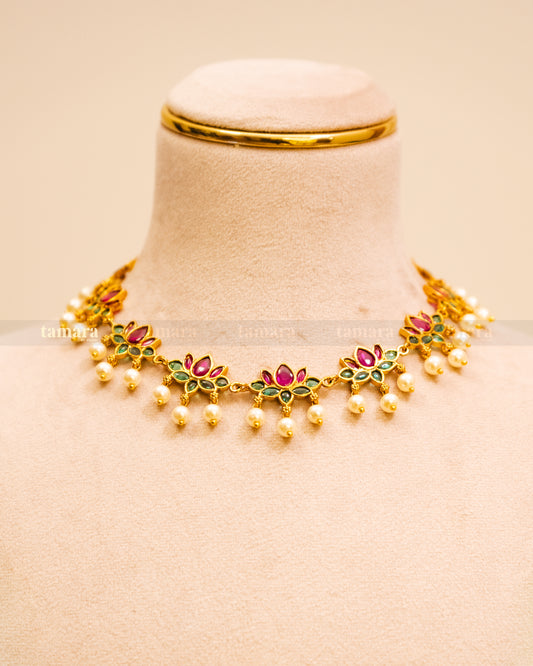 Kemp Lotus Necklace Set