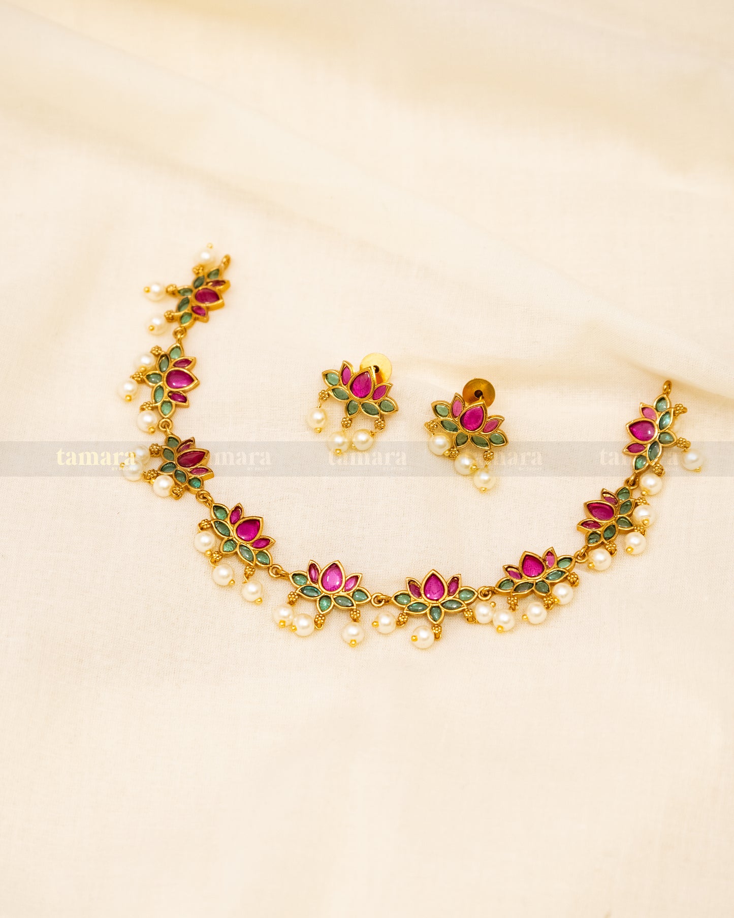 Kemp Lotus Necklace Set