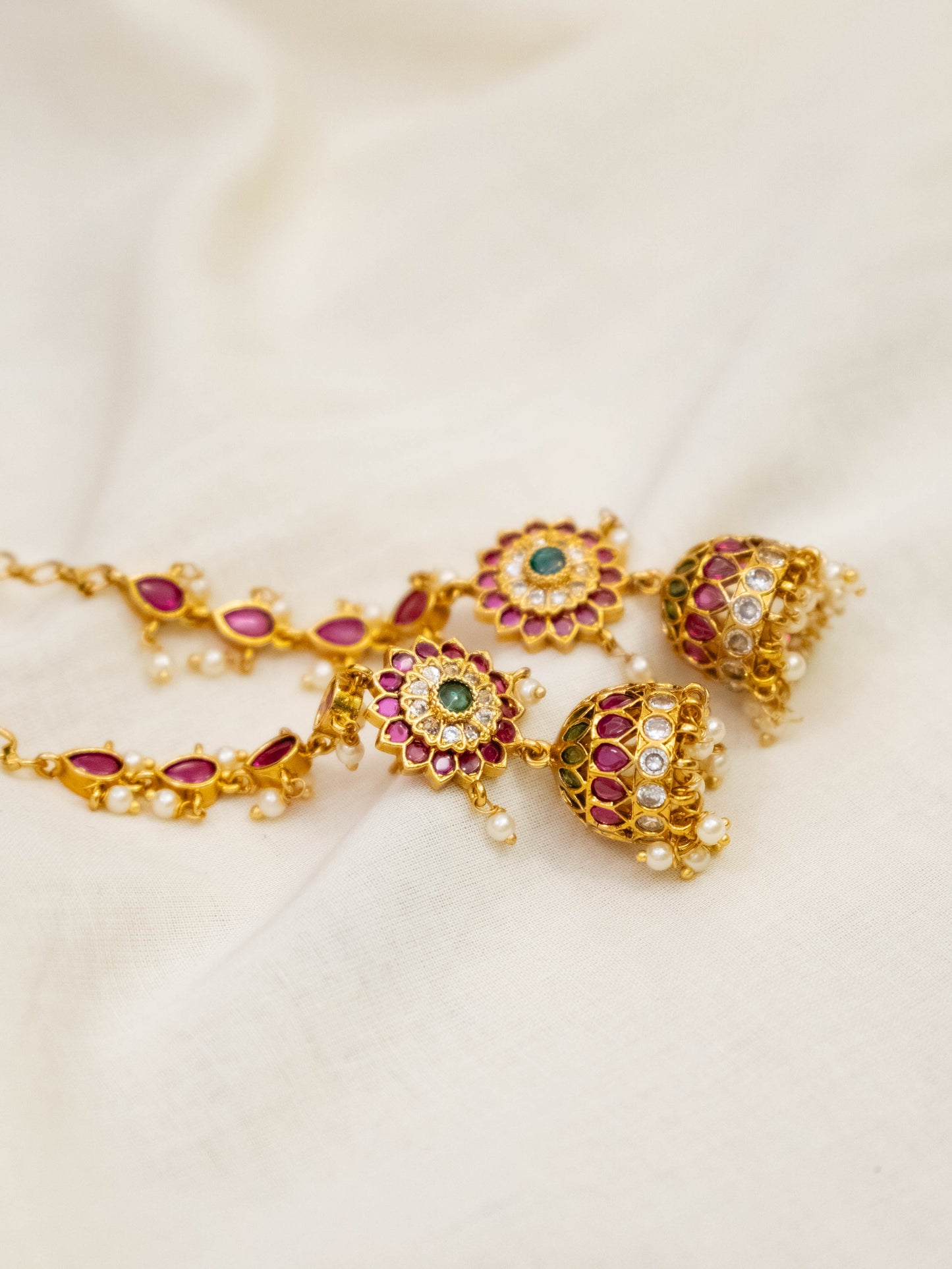 Floral Kemp Jhumka with Earchain