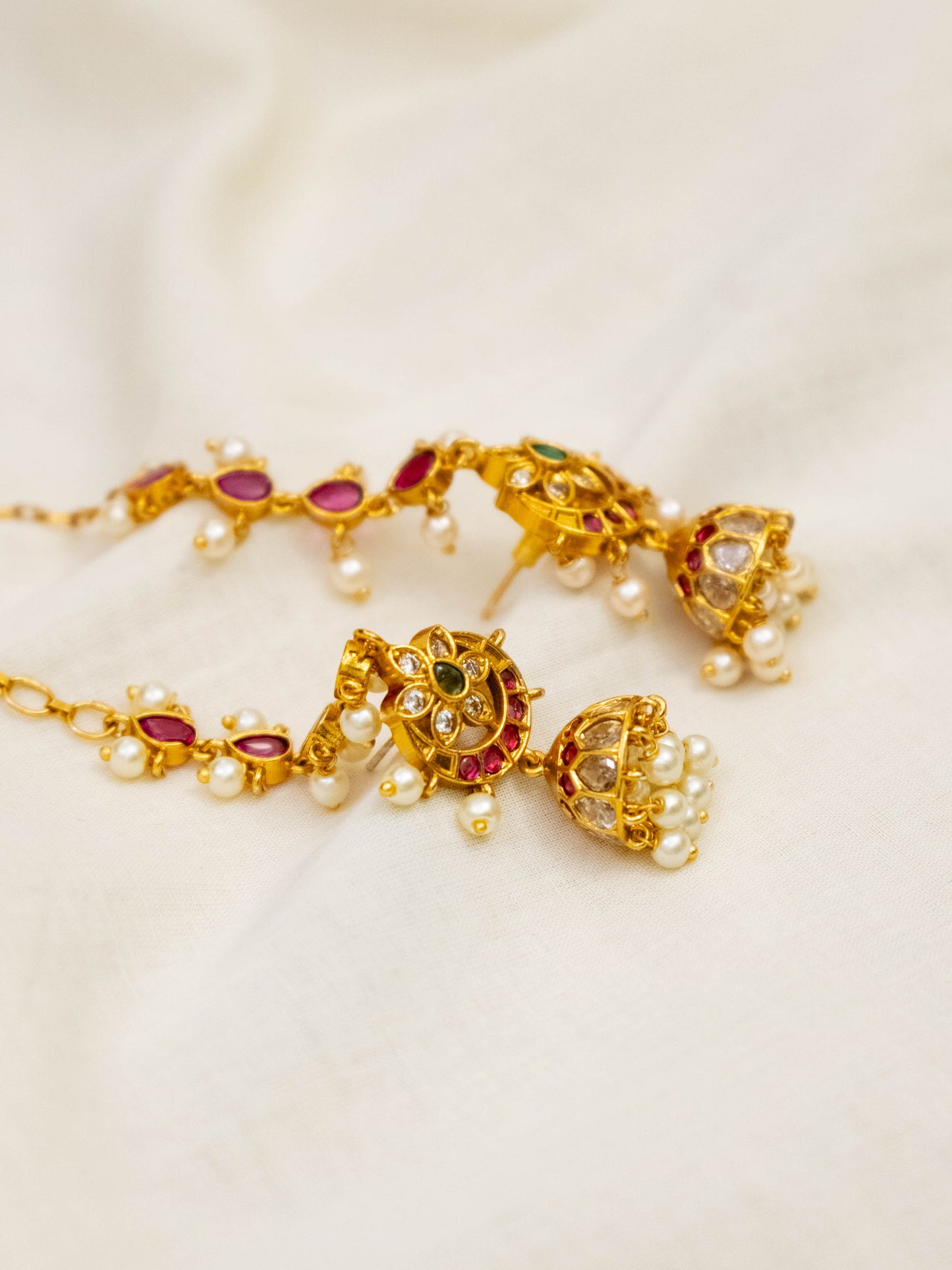 Chand Jhumka with Earchain