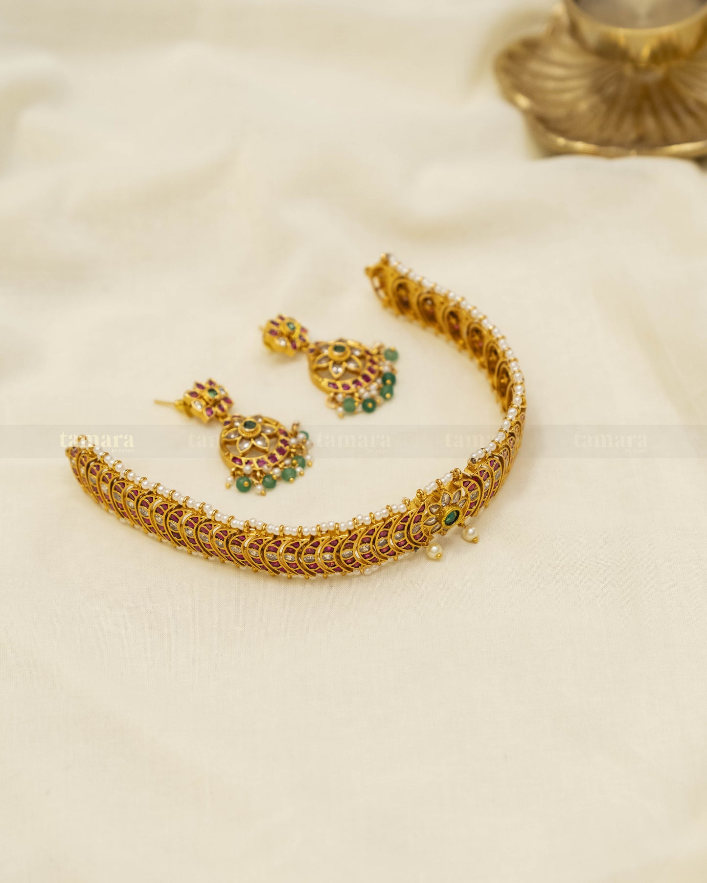 Kemp Chandbali Floral Choker Set with Removable Pendant