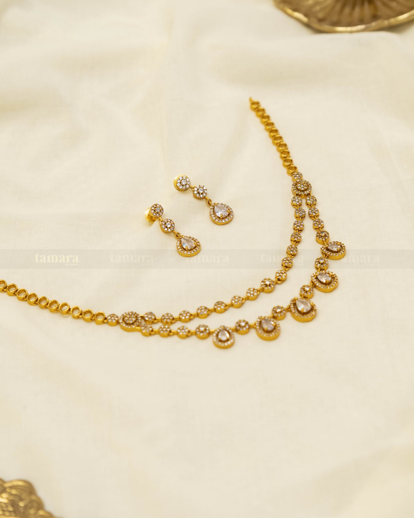 Layered Drop Necklace Set - White