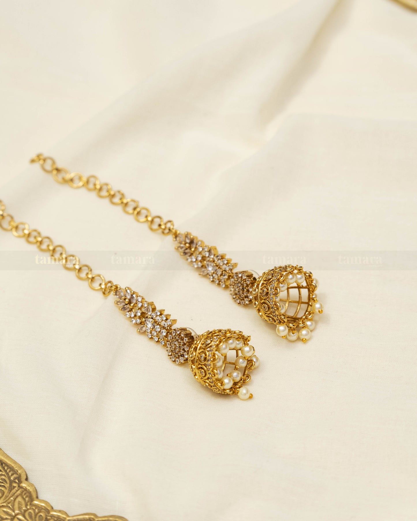 White Jhumka with Earchain