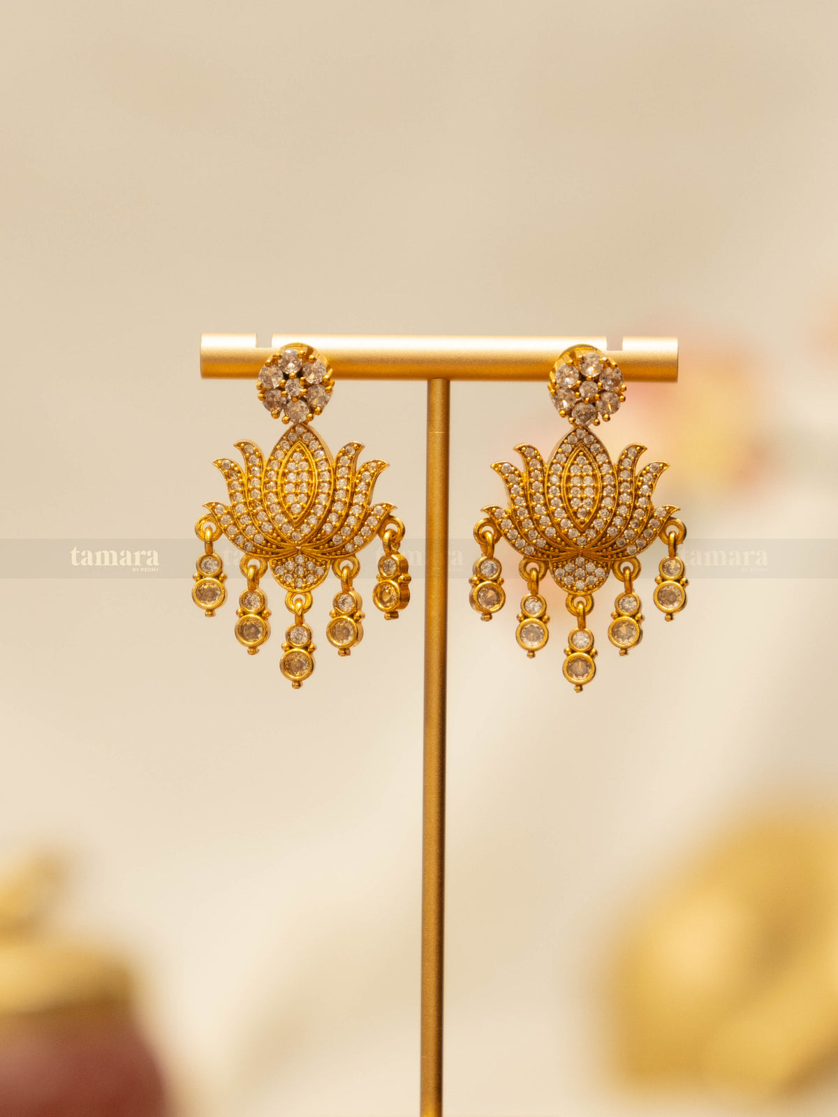 Studded Lotus Necklace Set