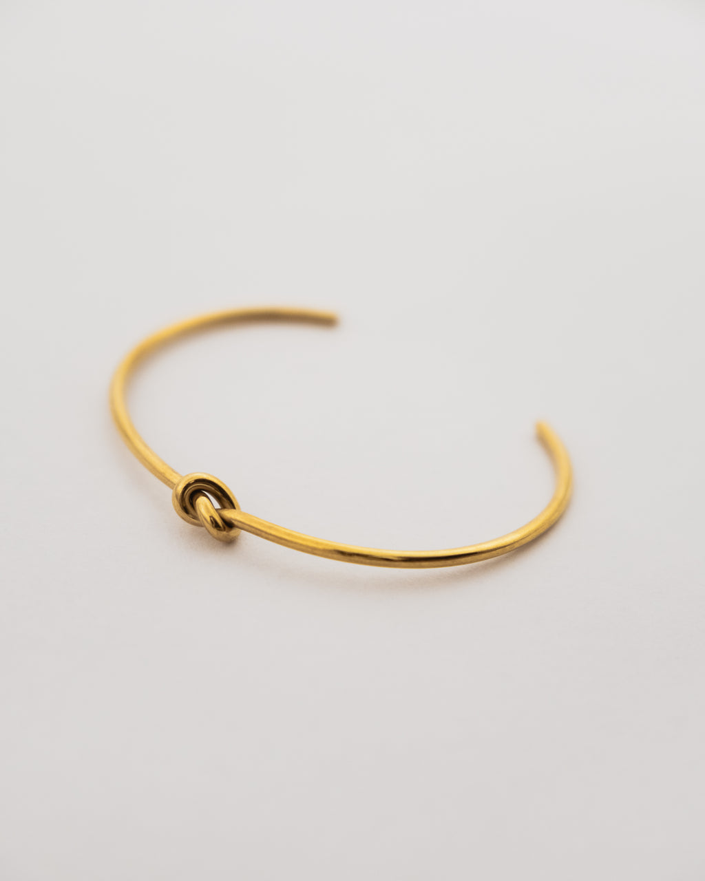 Minimal Knot Cuff