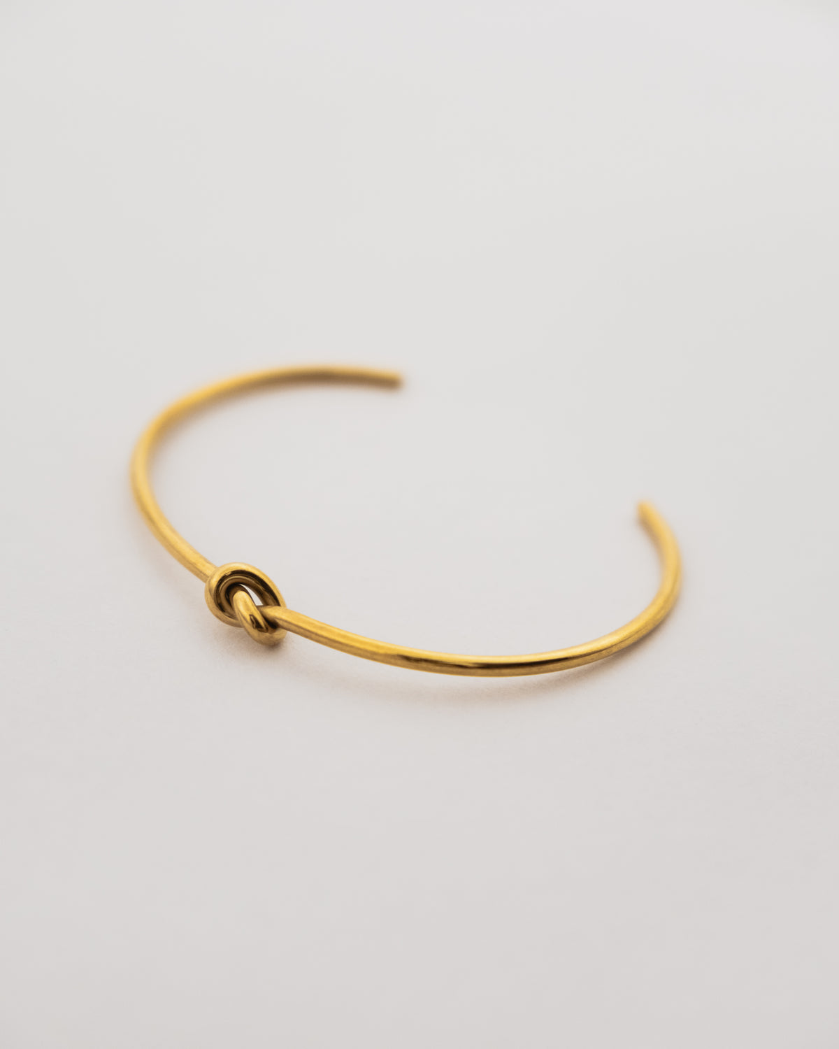 Minimal Knot Cuff